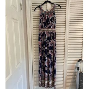 Patterned maxi dress from Gilli - size 4 good condition